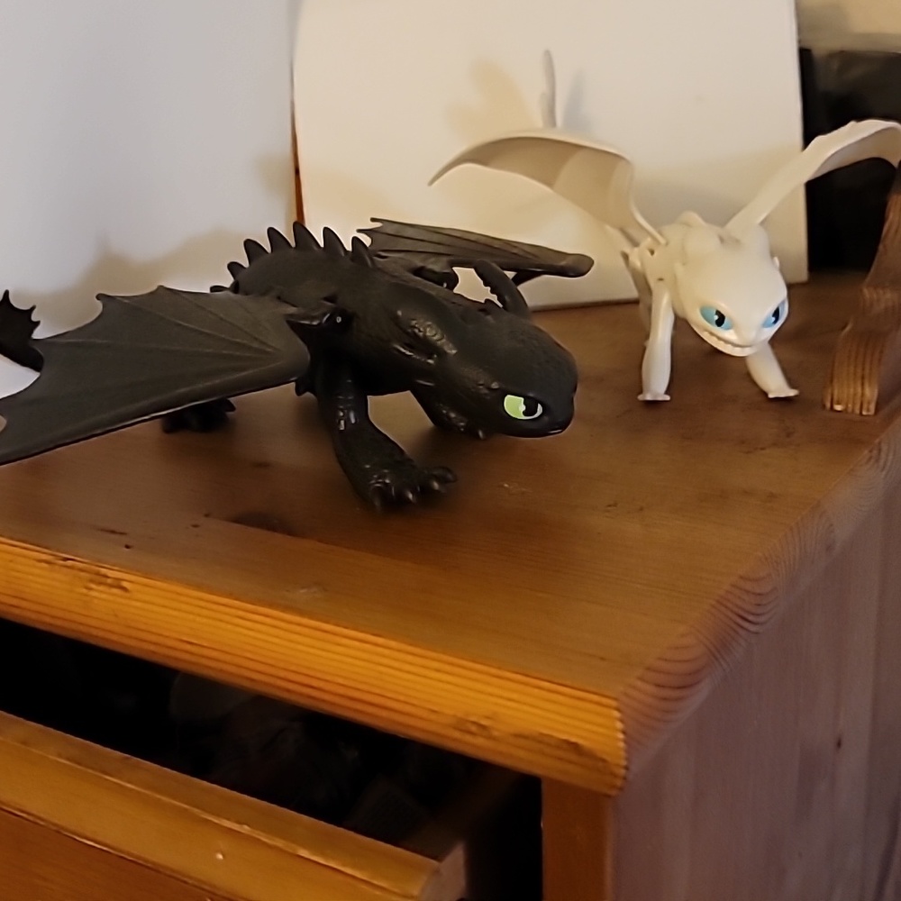 How to train your dragon toys